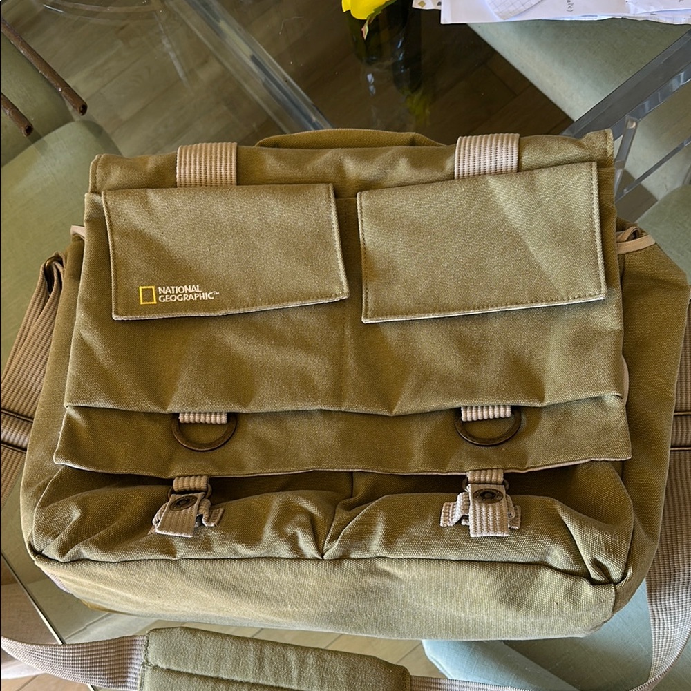 New National Geographic Tan Men's Bag